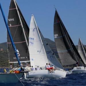 Τα σκάφη Baximus και Maraki από τη Θεσσαλονίκη προηγούνται στο Κύπελλο Βορείου Αιγαίου