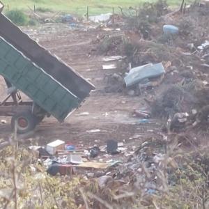 Πετούσαν τα ογκώδη απόβλητα δήμου σε δασική περιοχή εντός ενταγμένης ζώνης προστασίας NATURA