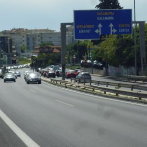 Εργασίες κοπής πρασίνου στην Περιφερειακή Οδό Θεσσαλονίκης
